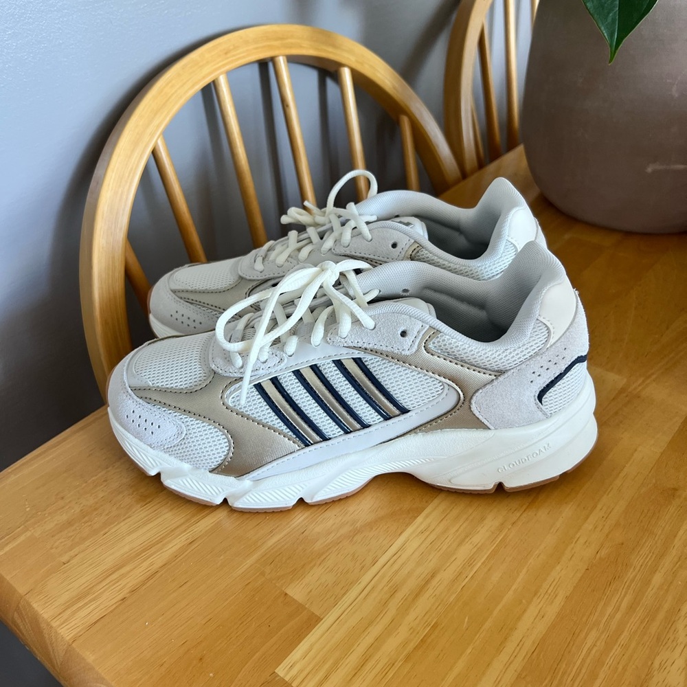 Size 7 1/2- adidas Crazychaos 2000 White Cyber Metallic Grey W